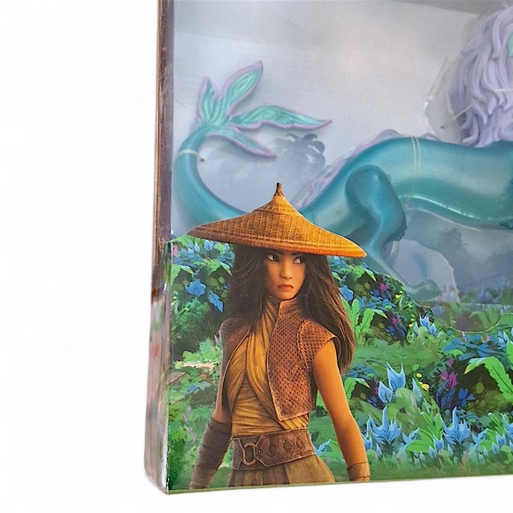 Disney Raya and the Last Dragon Petite Raya & Friends Gift Set - Picture 8 of 9